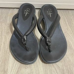 Pre-loved! COLE HAAN Black Flip Flop!